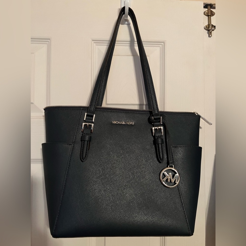 Michael Kors Charlotte Large Top Zip Tote 35F0SCFT3L-406 (Navy/Silver Hardware)